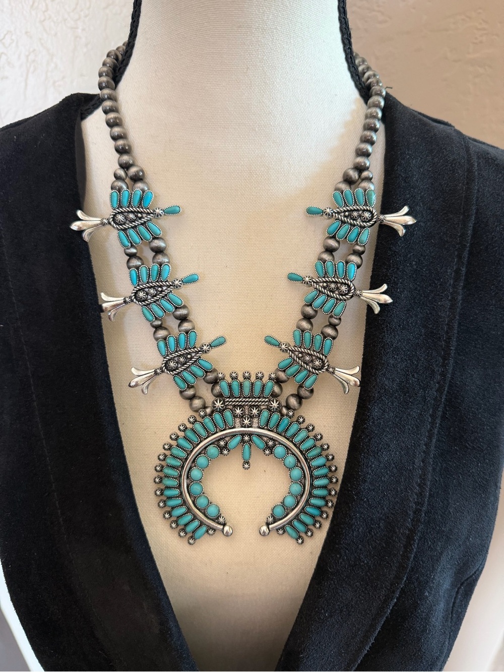 Gorgeous Stone & Faux Navajo Pearls